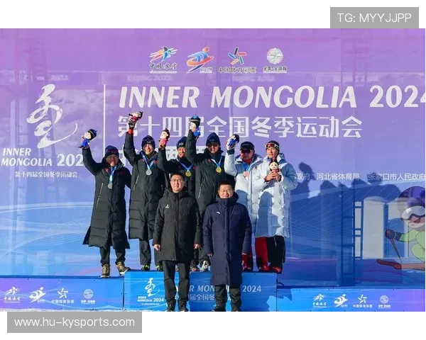 国际高山滑雪大奖赛中国选手首登领奖台 国际高山滑雪大奖赛中国选手首登领奖台
